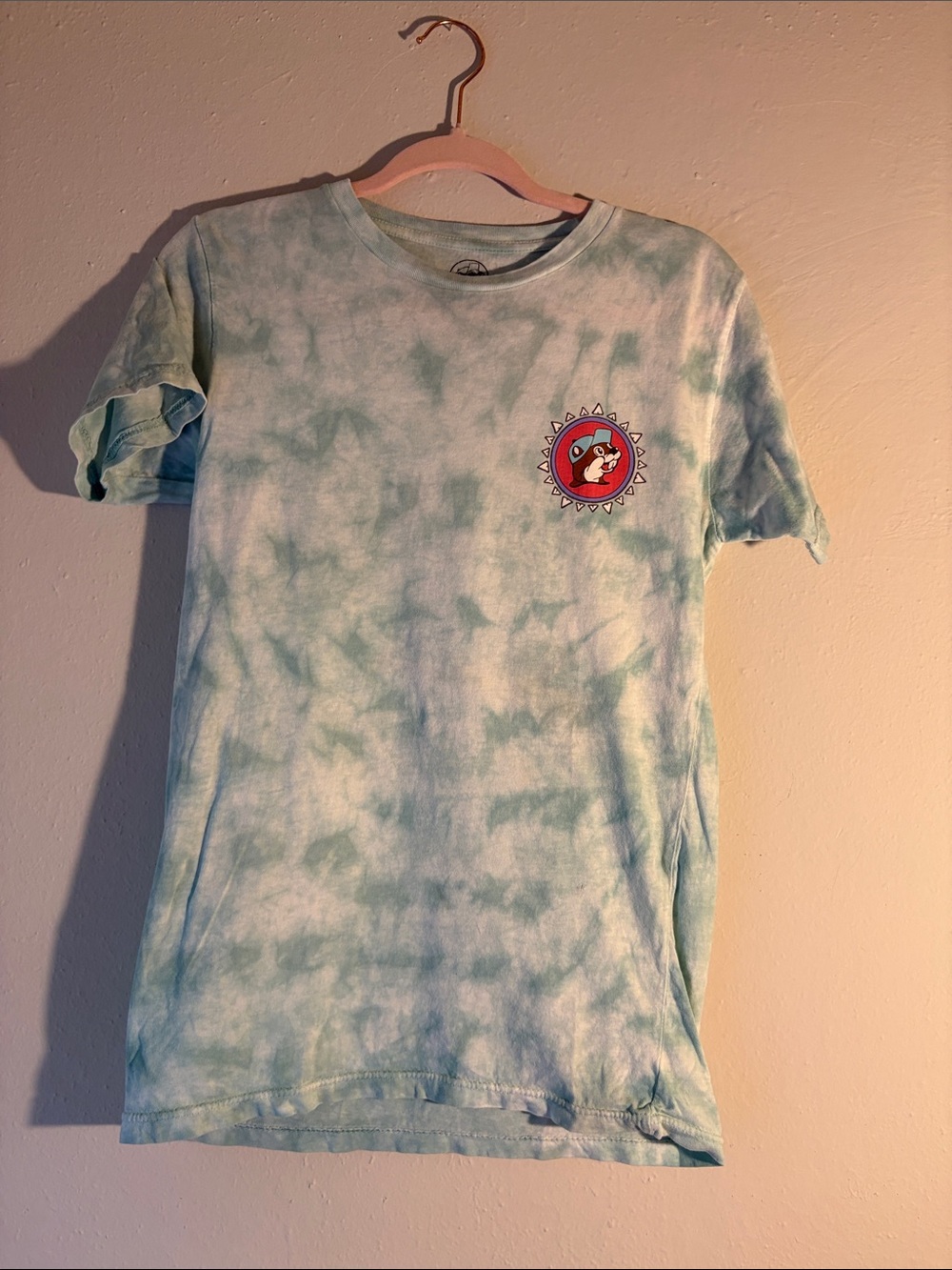 Women Short Sleeve Tie-Dye Tee in Light Green with Graphic Chest Print